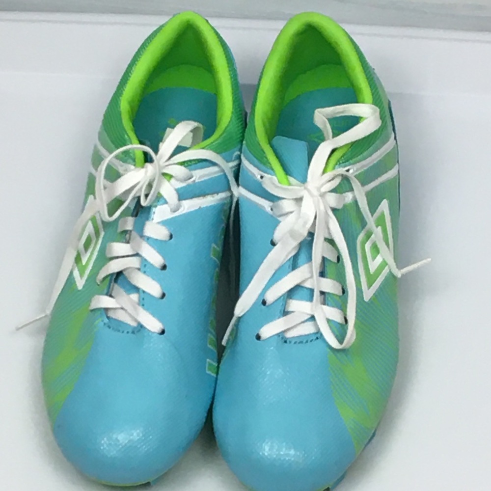 Athletic Works Youth Soccer Cleat Size 7. - Picture 3 of 10